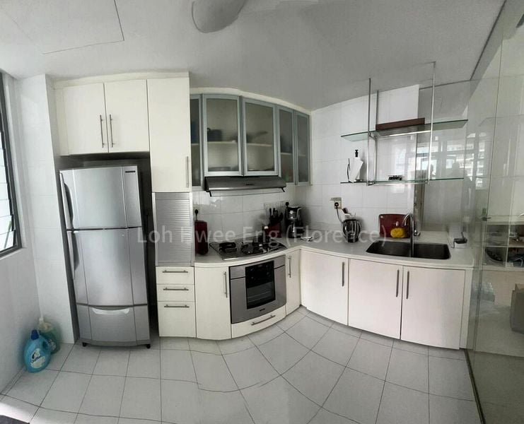 2 Bed Condo for Rent in  Watermark Robertson Quay - Image 4