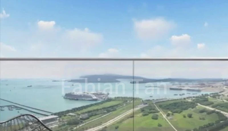 4 Bed Condo for Sale in  Marina Gardens Drive - Image 2