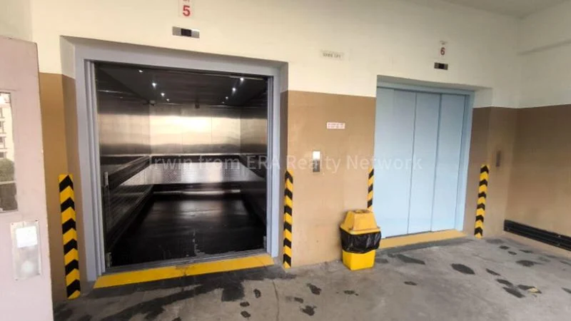 Light Industrial (B1) for Rent: Tong Lee Building - Image 1