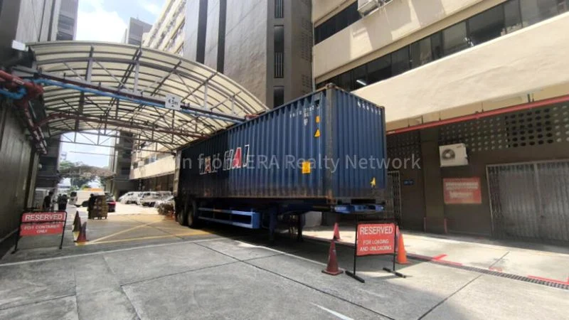 Light Industrial (B1) for Rent: Tong Lee Building - Image 2