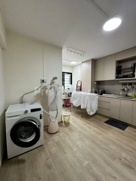 Master Room (HDB) for Rent in  132 Geylang East Avenue 1 - Image 4