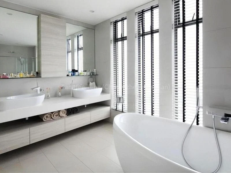 7 Bed Corner Terrace (Landed) for Sale in  Greenridge - Image 6