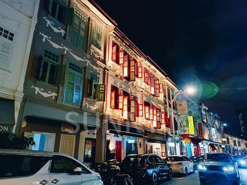 Food & Beverage for Rent: Prime Chinatown Restaurant Shop, Next to an MRT - Image 5