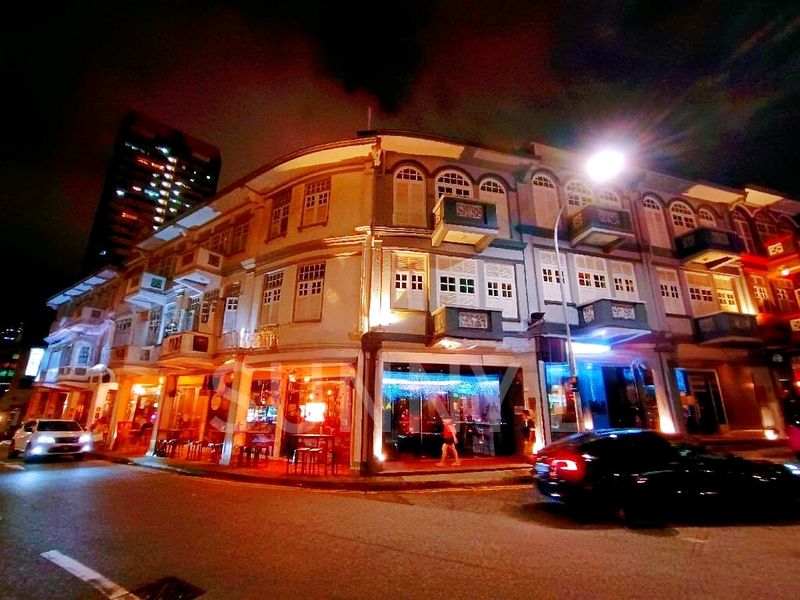 Food & Beverage for Rent: Prime Chinatown Restaurant Shop, Next to an MRT - Image 6