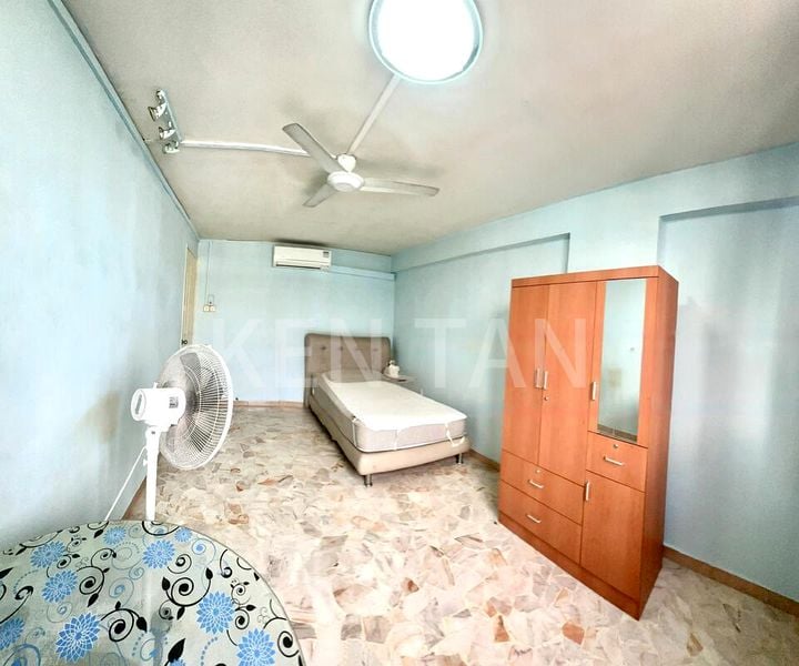 Common Room (HDB) for Rent in  417 Tampines Street 41 - Image 2