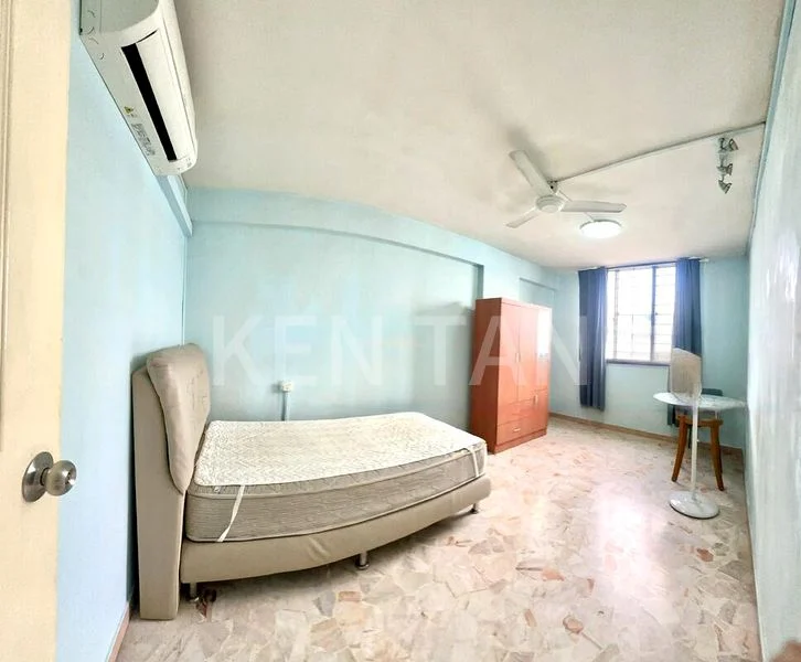 Common Room (HDB) for Rent in  417 Tampines Street 41 - Image 1