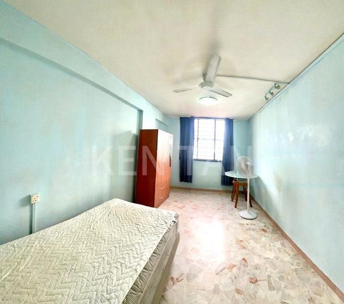 Common Room (HDB) for Rent in  417 Tampines Street 41 - Image 4