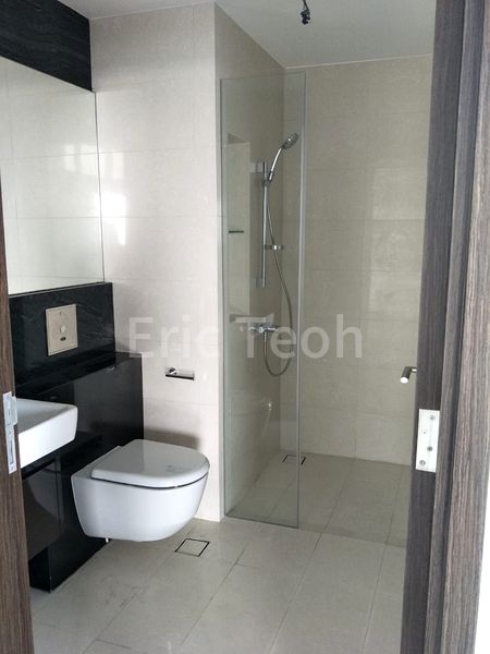 Office for Rent in  Eon Shenton - Image 4