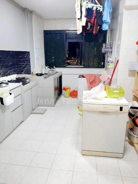 3 Room (3NG) HDB for Rent in 309 Bukit Batok Street 31 - Image 4