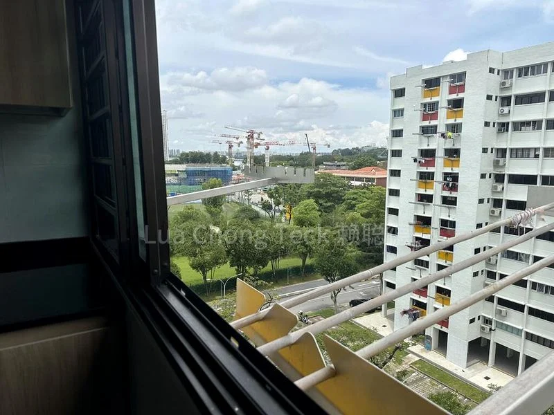 3 Room (3I) HDB for Sale in  412 Pandan Gardens - Image 2
