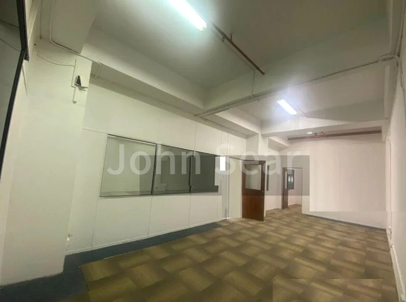 Office for Sale in Ruby Industrial Complex - Image 1