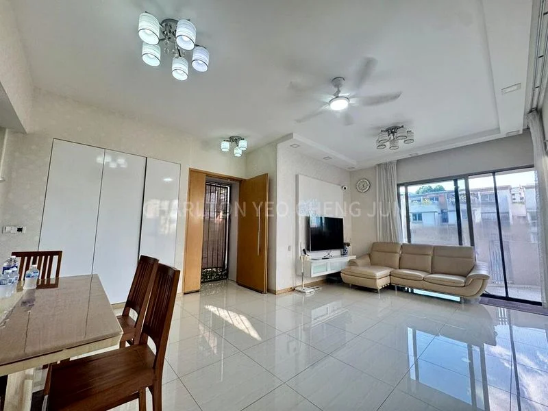 4 Bed Condo for Rent in  Terrasse - Image 2