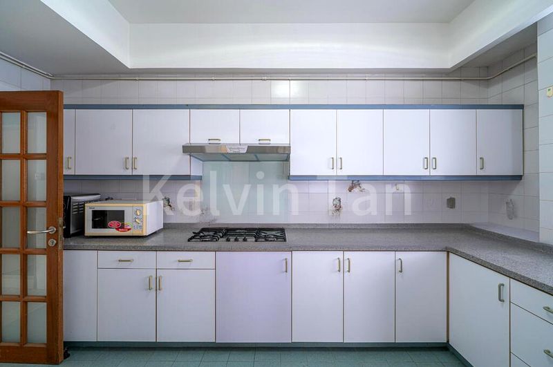 4 Bed Condo for Sale in  Mandarin Gardens - Image 7