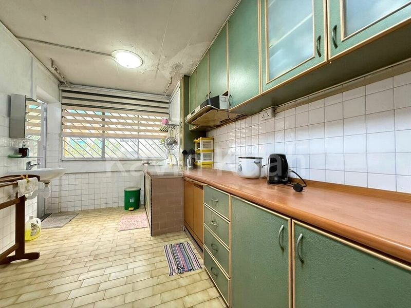 3 Room (3S) HDB for Sale in  421 Jurong West Street 42 - Image 2