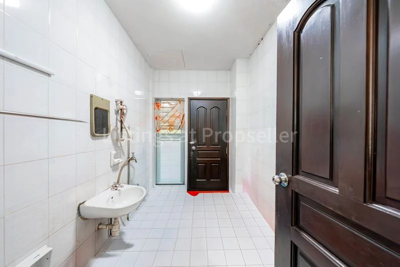 9 Bed Bungalow (Landed) for Sale in Sembawang Hills Estate - Image 16
