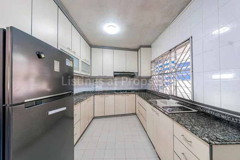 9 Bed Bungalow (Landed) for Sale in Sembawang Hills Estate - Image 4
