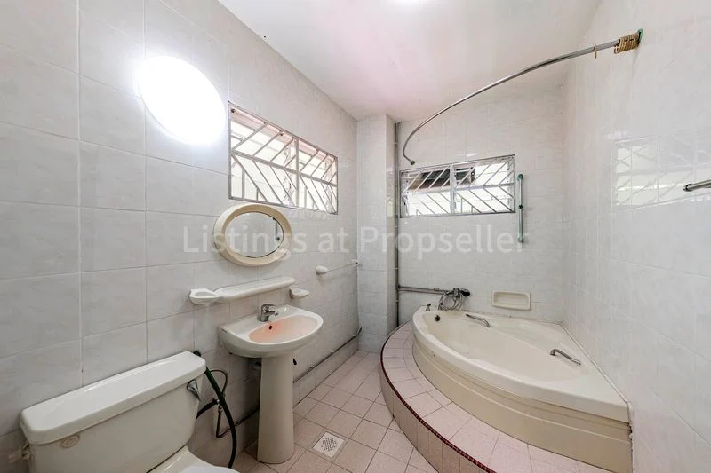 9 Bed Bungalow (Landed) for Sale in Sembawang Hills Estate - Image 15