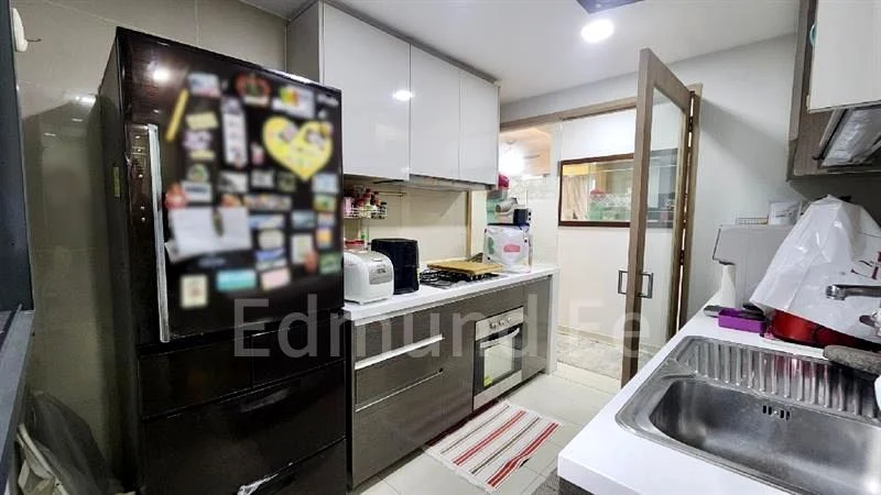 3 Bed Executive Condo for Sale in  Twin Fountains - Image 2