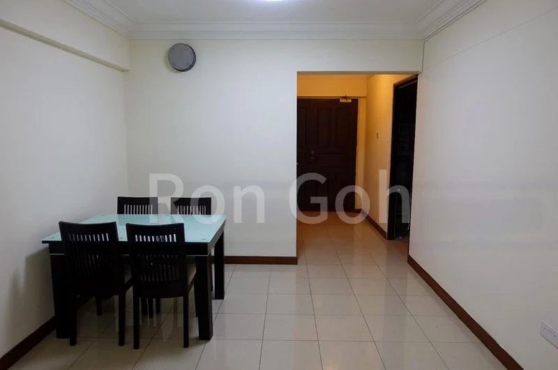 4 Room (4I) HDB for Rent in  133 Edgedale Plains - Image 2