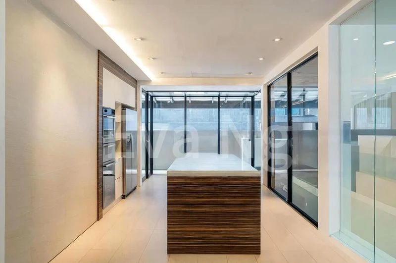 6 Bed Bungalow (Landed) for Sale in  Daisy Park - Image 4