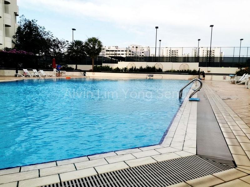 3 Bed Condo for Rent in Parbury Hill Condominium - Image 6