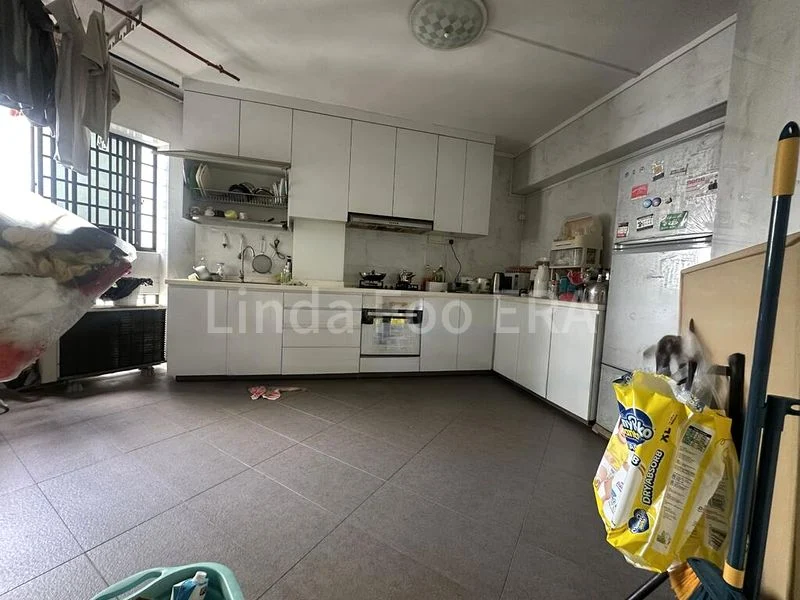 4 Room (4A) HDB for Rent in  172 Gangsa Road - Image 2