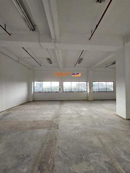 Warehouse for Rent: Tai Seng MRT, own toilet, Dual entrance. - Image 9