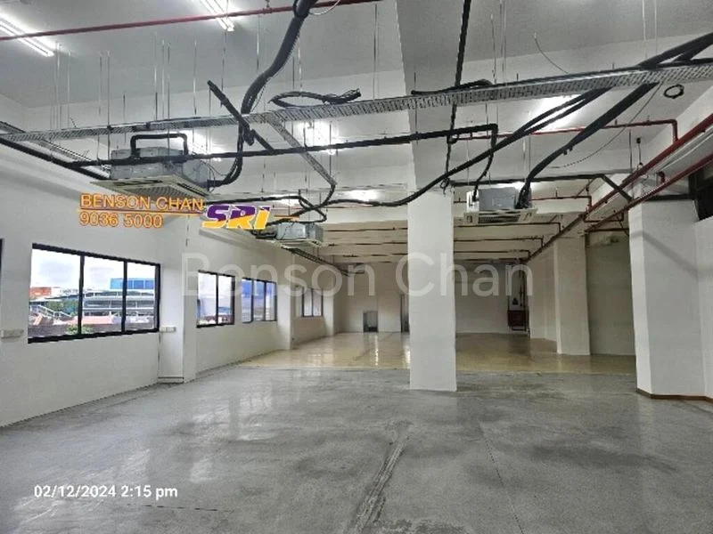 Warehouse for Rent: Tai Seng MRT, own toilet, Dual entrance. - Image 3