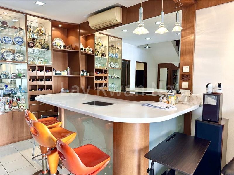 4 Bed Terraced House (Landed) for Sale in  Heeton Park - Image 1