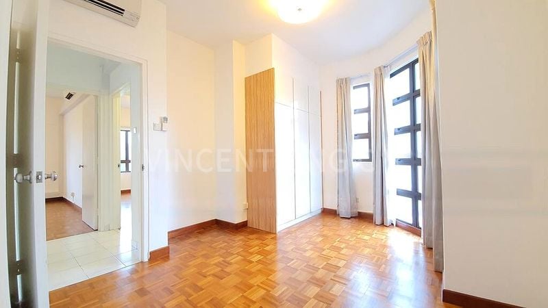 3 Bed Condo for Rent in  Parkway View - Image 6