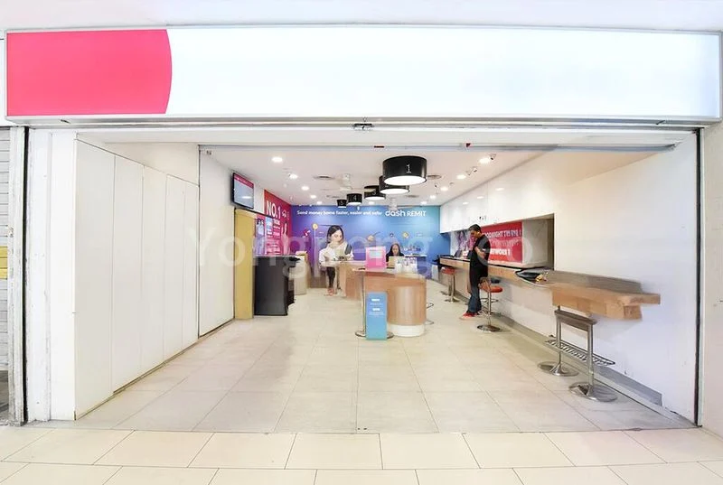 Shop / Shophouse for Rent: Lucky Plaza - Image 3