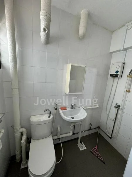 4 Room (4NG) HDB for Rent in  270 Tampines Street 21 - Image 5