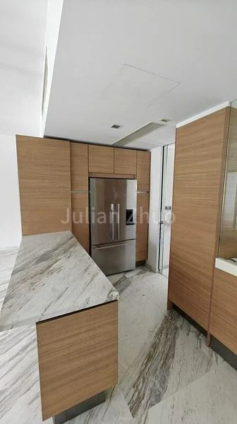 4 Bed Condo for Rent in  Suites @ Cairnhill - Image 11