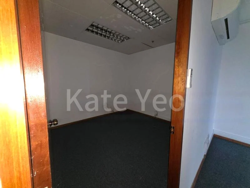 Light Industrial (B1) for Rent: Tradehub 21 - Image 6