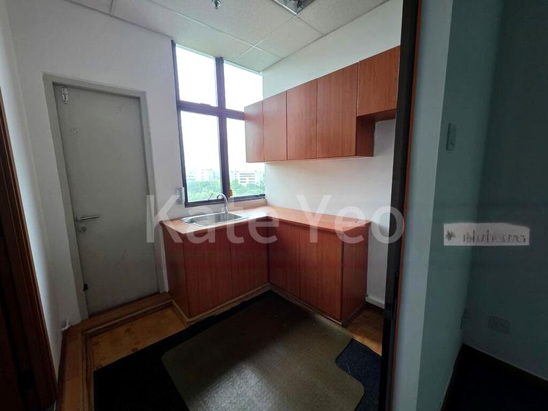 Light Industrial (B1) for Rent: Tradehub 21 - Image 3