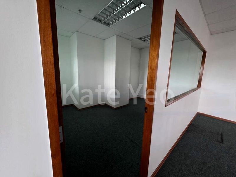 Light Industrial (B1) for Rent: Tradehub 21 - Image 11