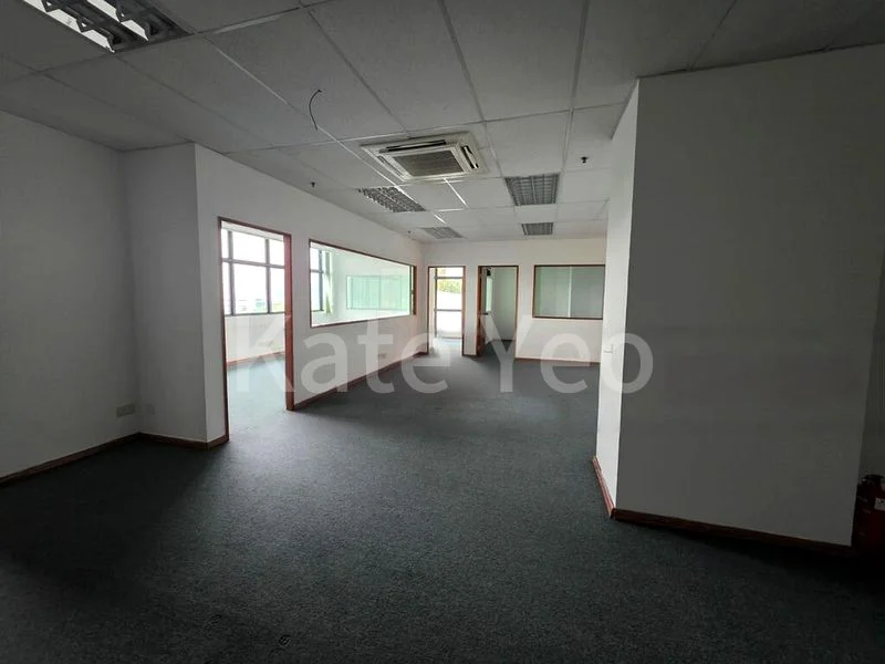 Light Industrial (B1) for Rent: Tradehub 21 - Image 4