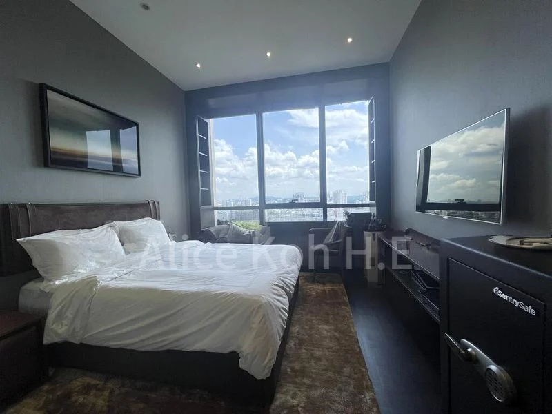 3 Bed Apartment (Condo) for Rent in  Reignwood Hamilton Scotts - Image 2