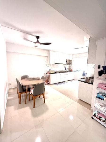 4 Room (4A) HDB for Rent in  432 Hougang Avenue 6 - Image 3