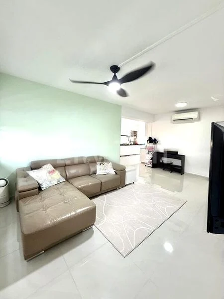 4 Room (4A) HDB for Rent in  432 Hougang Avenue 6 - Image 2