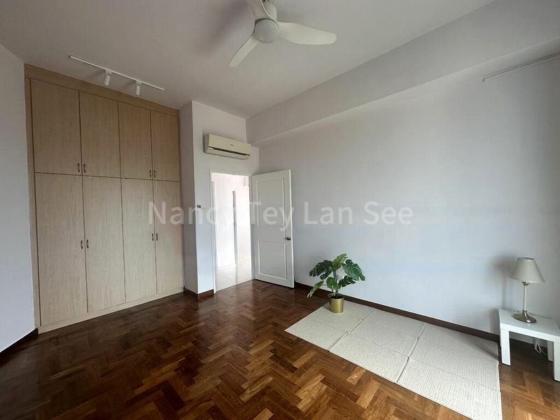 3 Bed Condo for Rent in  Harbour View Towers - Image 13
