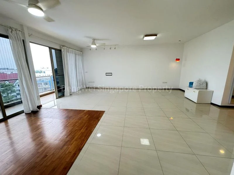5 Bed Executive Condo for Sale in  Sea Horizon - Image 3