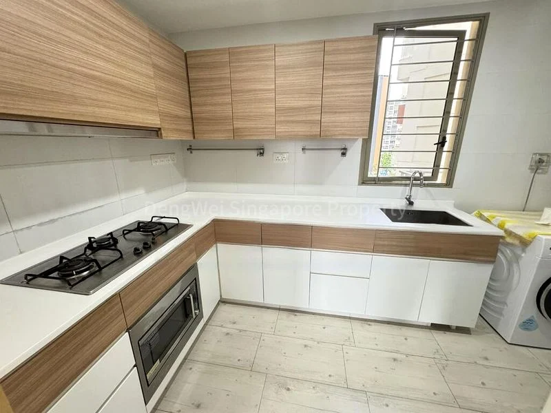 5 Bed Executive Condo for Sale in  Sea Horizon - Image 4