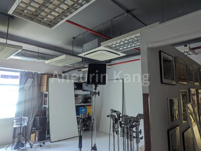 Light Industrial (B1) for Rent in  EPL Building - Image 2