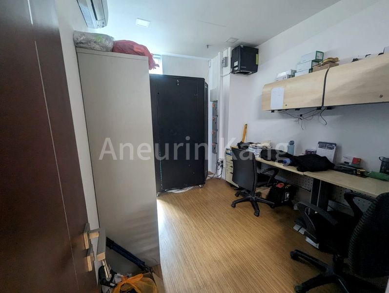 Light Industrial (B1) for Rent in  EPL Building - Image 8
