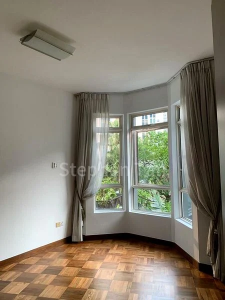3 Bed Condo for Rent in  Hillington Green - Image 2