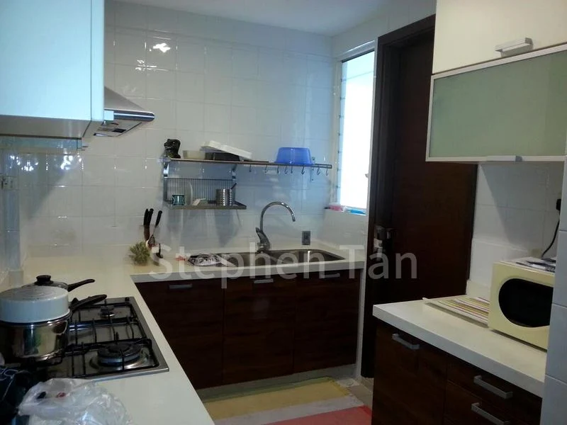 3 Bed Condo for Rent in  Hillington Green - Image 6
