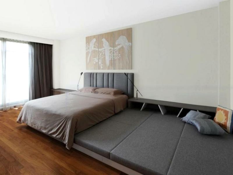 6 Bed Corner Terrace (Landed) for Sale in  Greenridge - Image 2