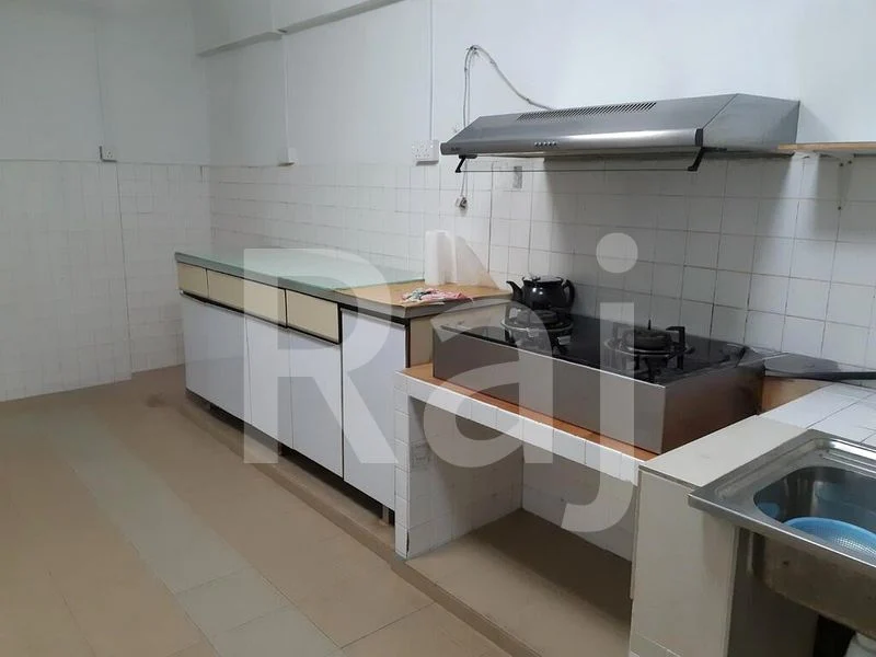 5 Room (5A) HDB for Rent in  110 Tampines Street 11 - Image 4