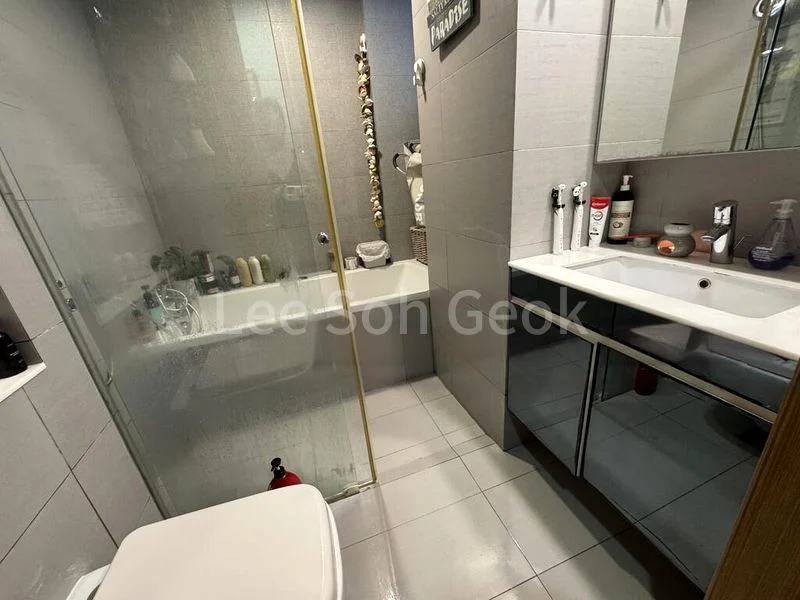 3 Bed Condo for Rent in  The Beverly - Image 2